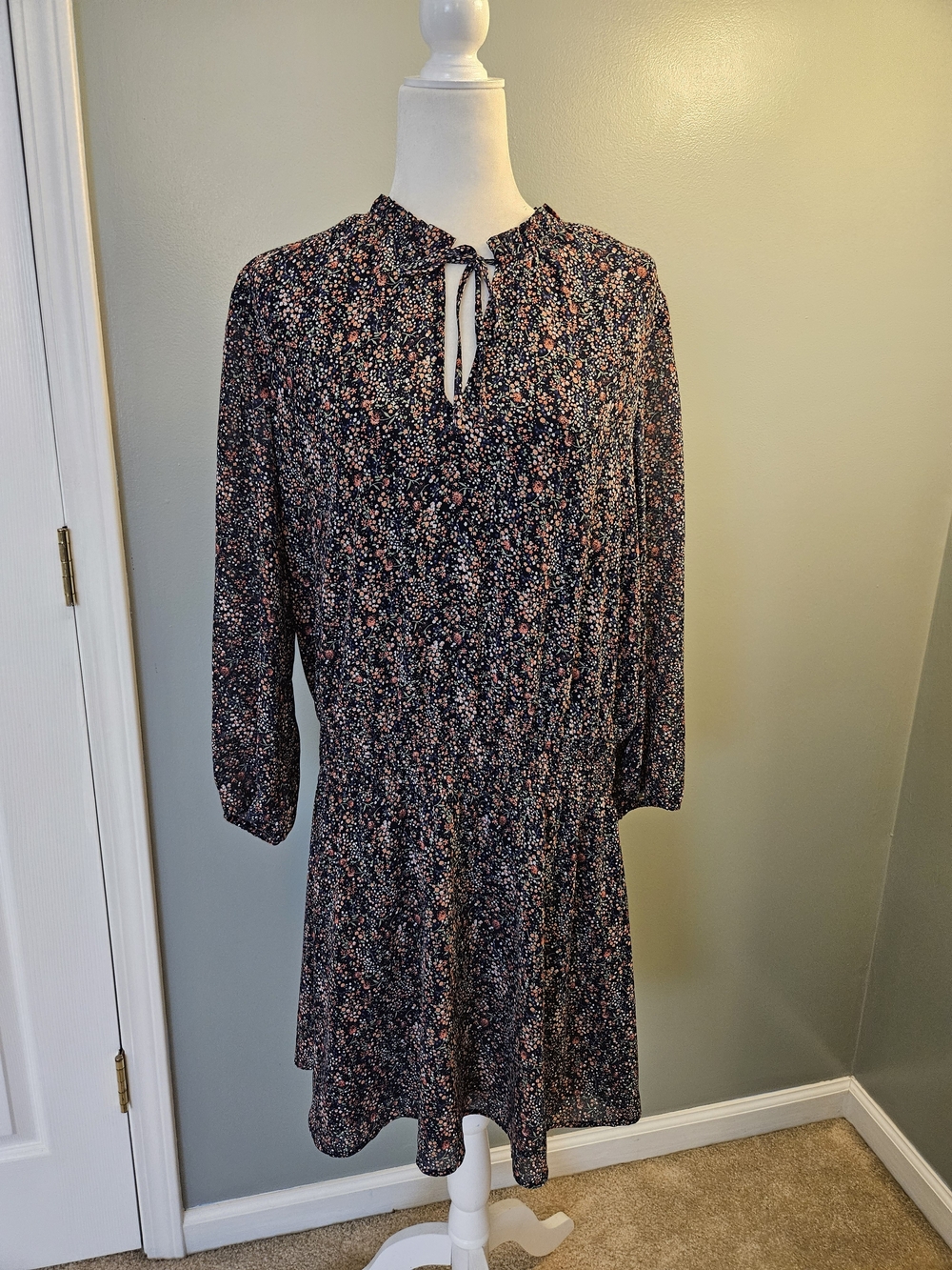 J. Crew Women's Large L Navy Floral Tie-Neck Long Sleeve Dress